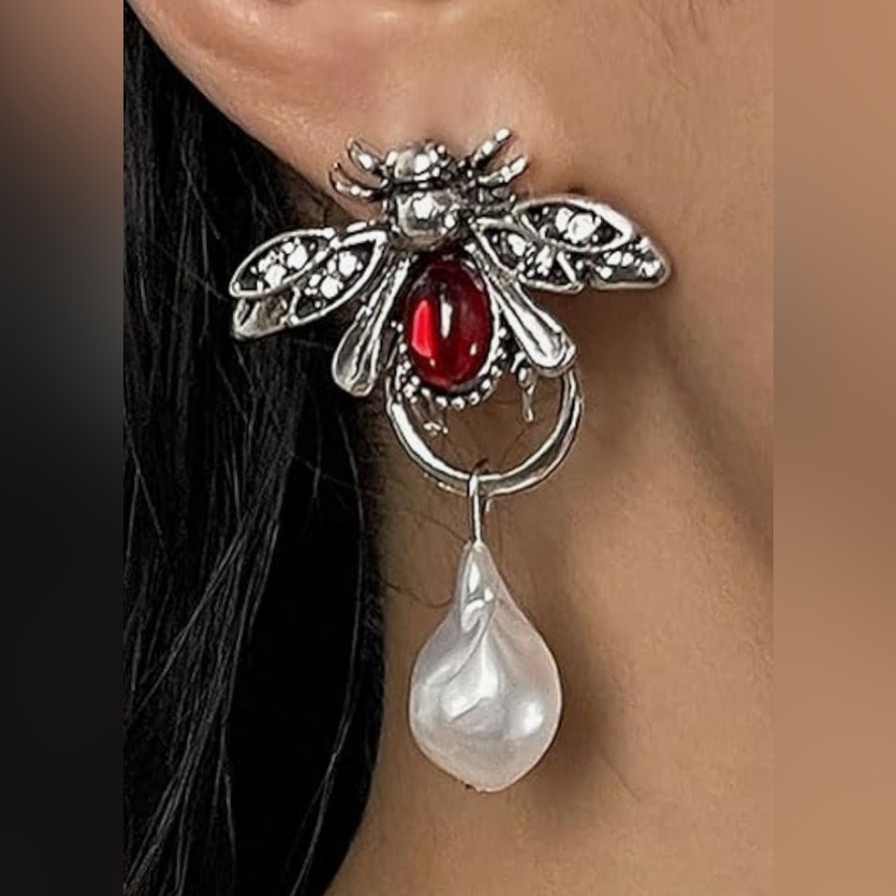 Stunning Eye Candy Glow Ruby Bee Dangle Earrings - image 2